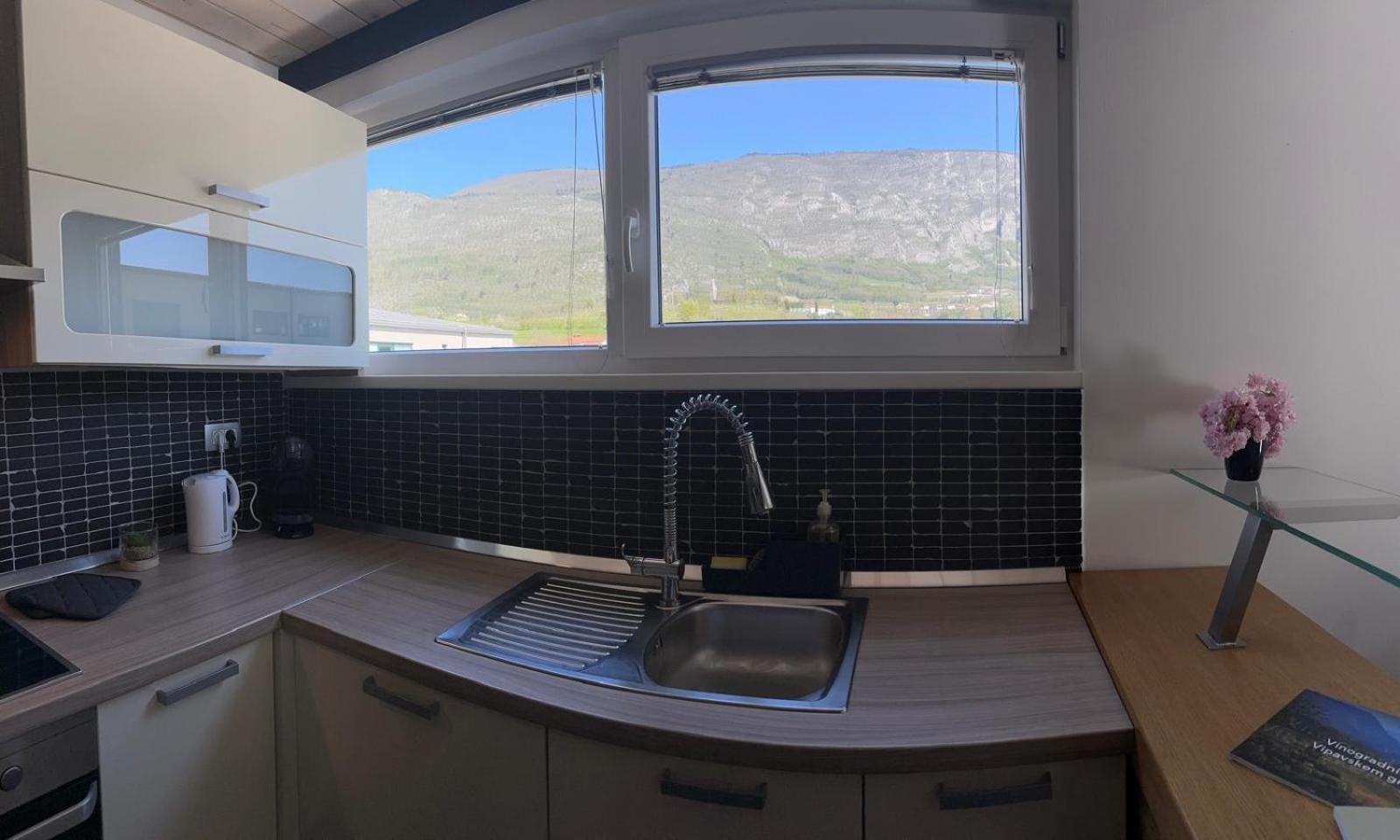 Apartment Stucin Vipava Exteriör bild